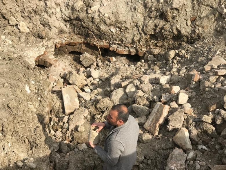 Karaman'da bir tarlada tarihi mimari yapı kalıntıları bulundu