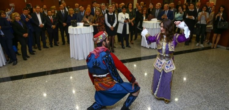 Türk ve Azeri turizmciler Bakü'de buluştu