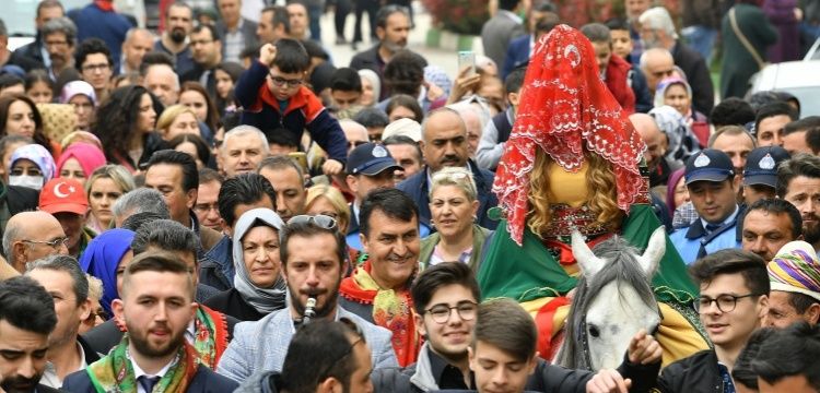 Bursa'nın Fethi'nde köy düğünü coşkusu yaşatıldı