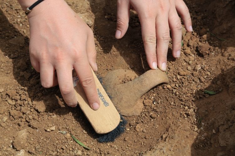 Beçin Antik Kenti'ndeki 2018 arkeoloji kazılarında bulunan seramikler