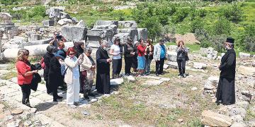 Fener Rum Patrikhanesi antik kentteki kilise kalıntısına papaz atadı!