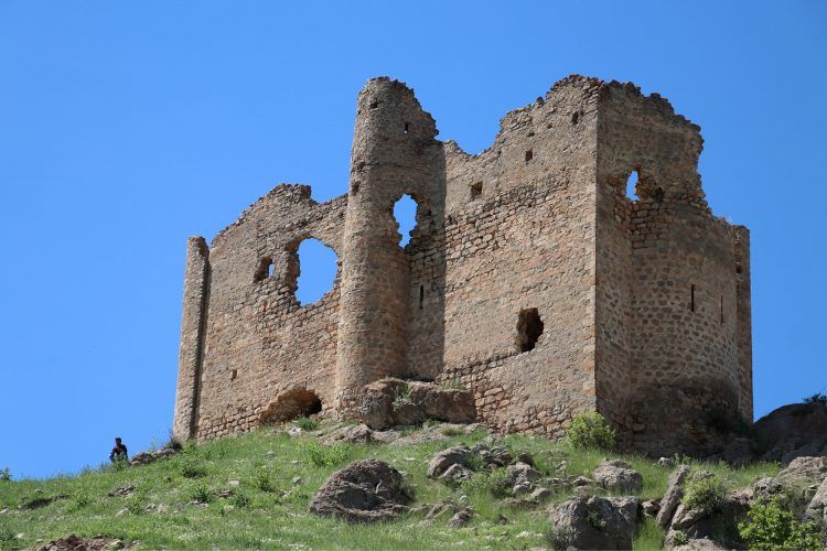 Mar Ahron Manastırı Baskil'in bin yıllık kültür mirası