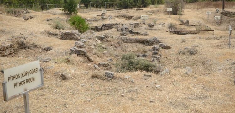 Tumba Tu Skuru arkeolojik alanının kullanımını Güzelyurt Belediyesi istiyor