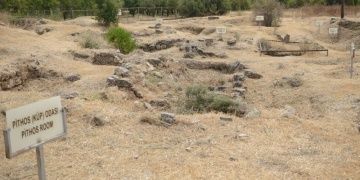Tumba Tu Skuru arkeolojik alanının kullanımını Güzelyurt Belediyesi istiyor