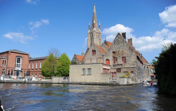 Turistlerin çokluğundan rahatsız olan kent: Bruges