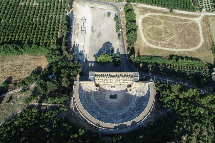 Turkish Airlines Antalya Open'ın ilk vuruşunu Vali Münir Karaloğlu yaptı