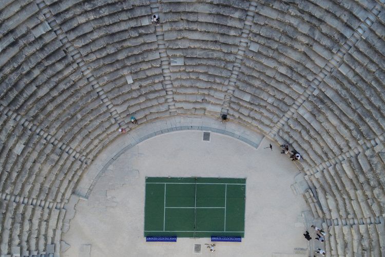 Turkish Airlines Antalya Open'ın ilk vuruşunu Vali Münir Karaloğlu yaptı