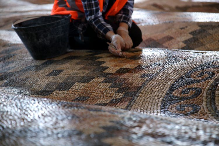 İşte Hatay'da onarılan dünyanın en büyük tek parça taban mozaiği