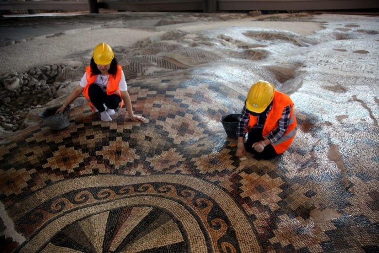 İşte Hatay'da onarılan dünyanın en büyük tek parça taban mozaiği