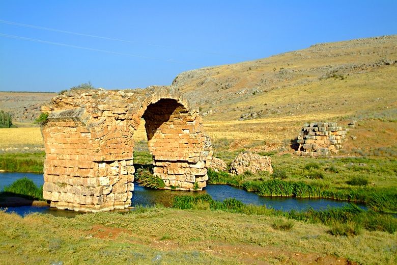 Hasan Yelken'in objektifinden tarihi Septimius Severus köprüsü