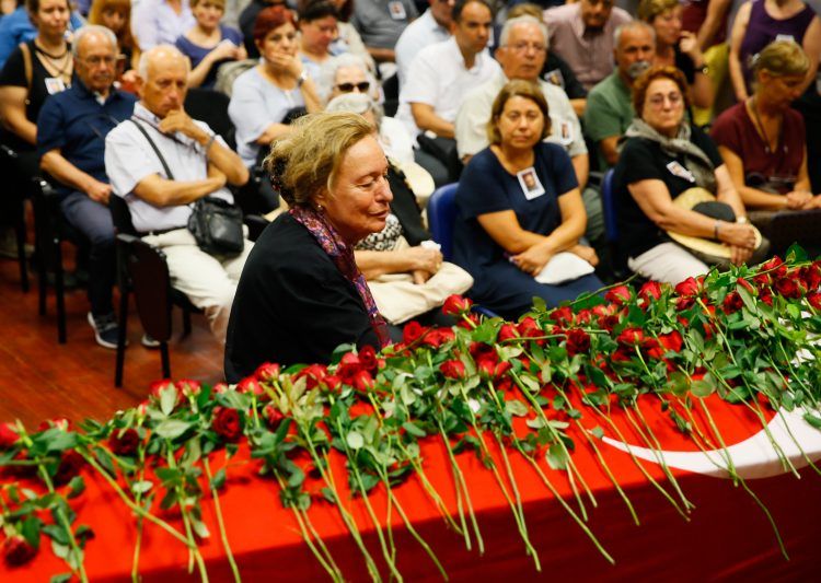 Prof. Dr. Hayat Erkanal'ın cenaze töreni