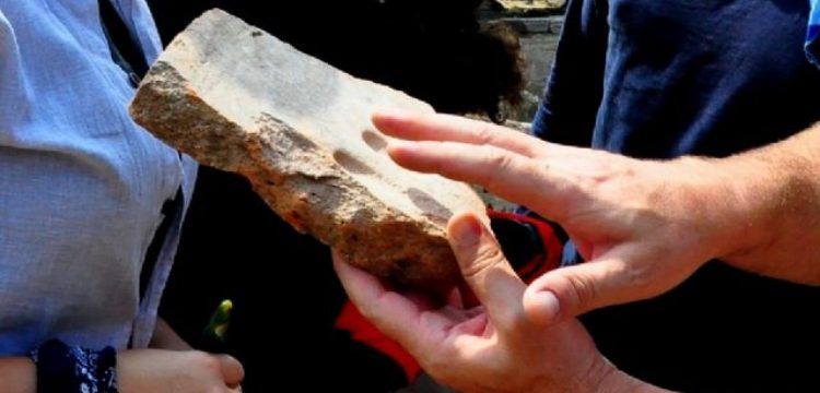 Aigai'de 1800 yıllık bir tuğlada insana ait parmak izleri bulundu
