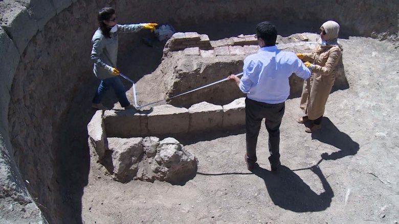 Erzurum Pasinler'de bulunan Sultan Alaaddin yazılı sanduka görüntülendi