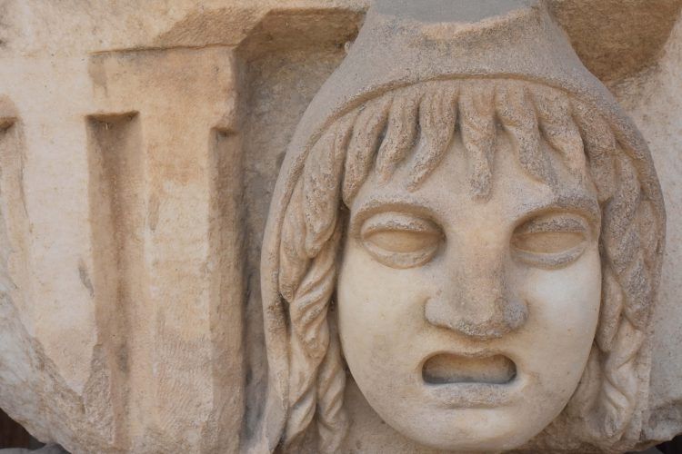 Muğla'da 2 bin 200 yıllık mitolojik masklar gün yüzüne çıkarıldı