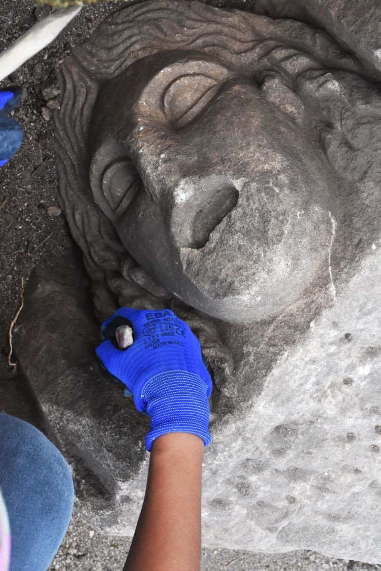 Muğla'da 2 bin 200 yıllık mitolojik masklar gün yüzüne çıkarıldı