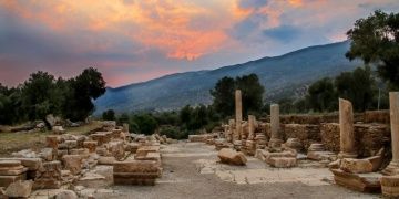Nysa antik kenti arkeoloji kazılarını Türkiye İş Bankası destekleyecek