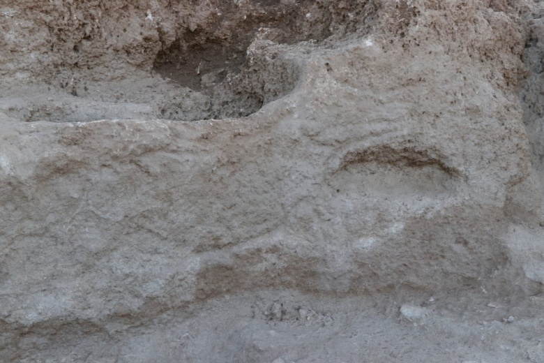 Karahantepe'de bilinçli şekilde gömülmüş çukur tabanlı yapılar bulundu