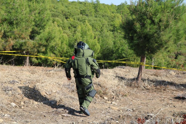 Çanakkale Savaşlarında kullanılan patlamamış el bombası böyle patlatıldı