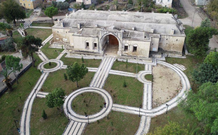 Adana'nın Ceyhan ilçesindeki Kurtkulağı Kervansarayı