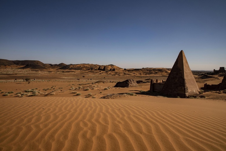 Meravi Piramitleri: Çölün Ortasındaki Gizem