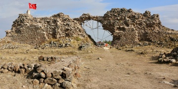 Karacahisar Kalesi 2019 yılı arkeoloji kazılarının buluntuları açıklandı
