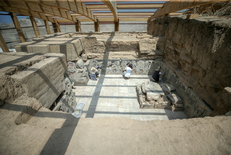 Ayanis Kalesi Urartu Tapınağı Taş Süslemeleri