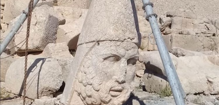 Nemrut Dağındaki Herkül heykeli düşme tehlikesi atlattı