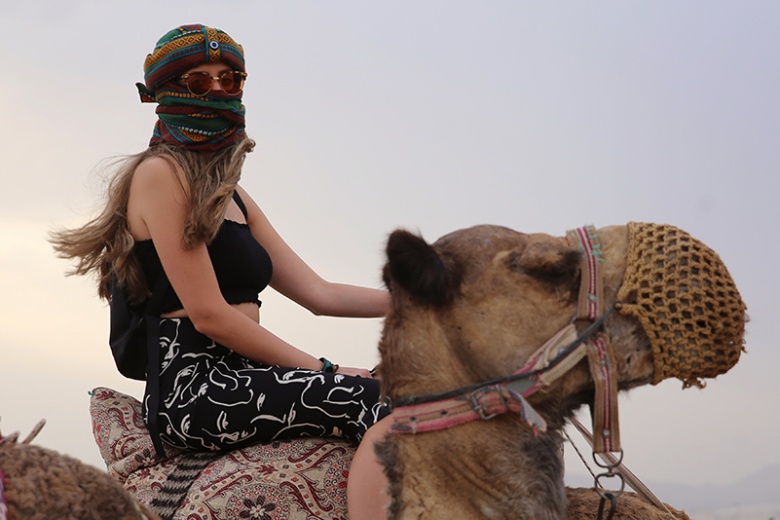 Kapadokya'da deve kervanları ile egzotik safari