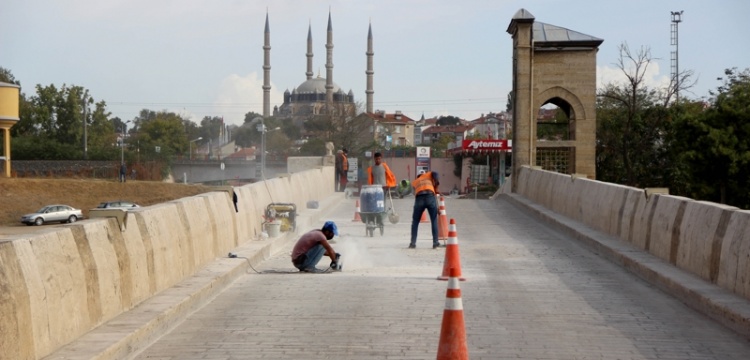 Edirne Tunca Köprüsü onarılıyor