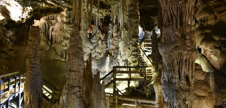 Gümüşhane Karaca Mağarası ziyarete açıldı
