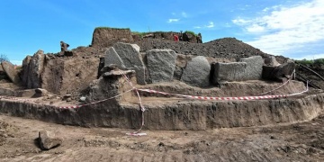 Ukraynada İskit Kurganı ve Stonehenge benzeri megalit bulundu