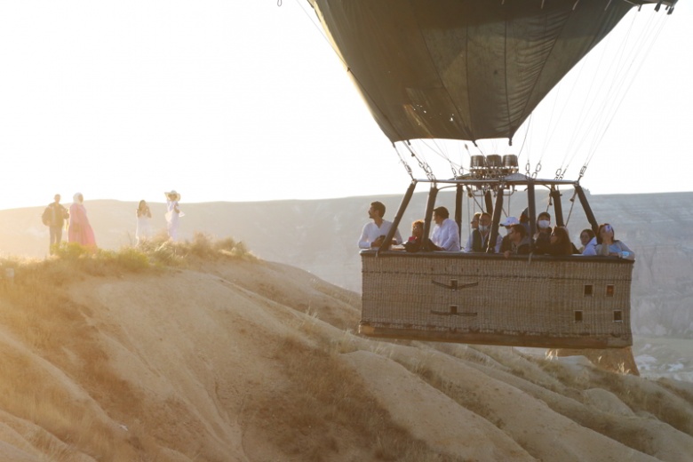 Kapadokya'da sıcak hava balonu şöleni başladı