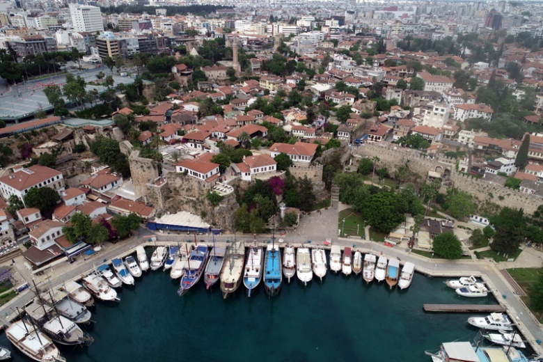 Antalya Kaleiçi'nde mimari yapıları ile geçmişe yolculuk