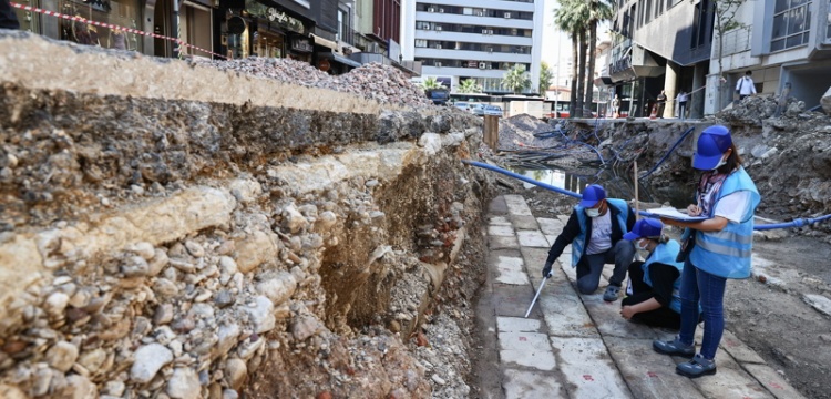 İzmir'de Osmanlı dönemine ait bedesten kalıntısı bulundu