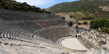 Efes Tiyatrosu Opera ve Bale Festivali ile perdelerini açıyor