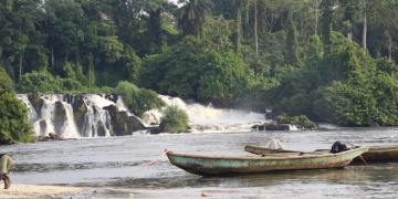Kamerun Lobe Şelalesi: Dünyada okyanusa dökülen tek şelale