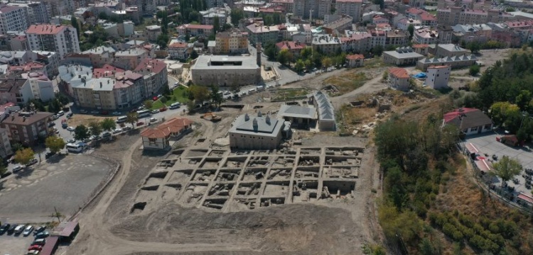 Sivas Kalesi'nde aranan Selçuklu Sarayına ait kanıtlar bulundu