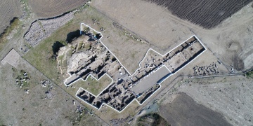 Epiphaneia Antik Kenti kazılarında tapınak-kilise bulundu
