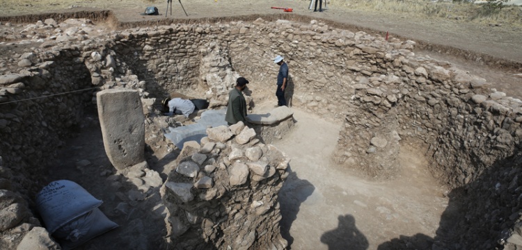 Boncuklu Tarla"da 12 bin yıllık tapınak bulundu