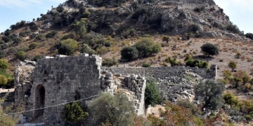 Kaunos Antik Kenti kazılarında kilise ve mezarlar bulundu