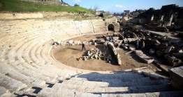 Prusias ad Hypium Antik Kentinde tiyatronun orkestra zemini ortaya çıkarıldı