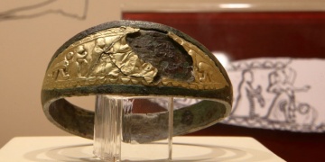3 bin 300 yıllık Hitit bileziği Çorum Müzesinde sergiye çıkartıldı