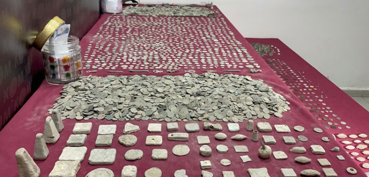 İzmir'de 10 bin 385 parça tarihi eser yakalandı