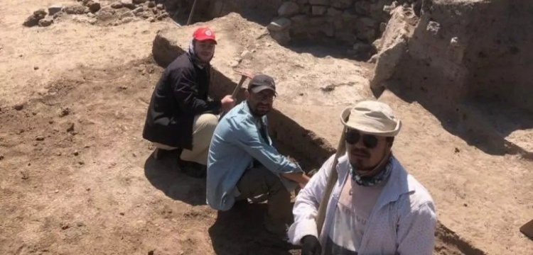 Amatör arkeologlar Tavşanlı Höyük'te arkeolojik kazı heyecanını tattı