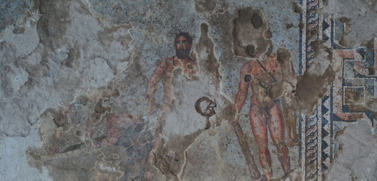Alanya'da 164 metrekarelik Herakles mozaiği gün yüzüne çıkarıldı