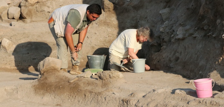 Çadır Höyük'te çalışan arkeologların hedefi neolitik tabakalara ulaşmak