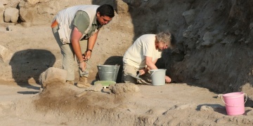 Çadır Höyükte çalışan arkeologların hedefi neolitik tabakalara ulaşmak