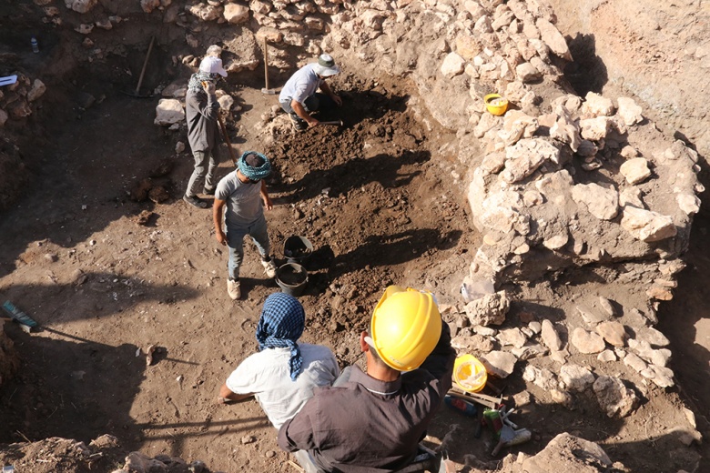 Arkeologlar Gre Fılla Höyüğü'nden 4 yılda 2.687 eser çıkardılar.