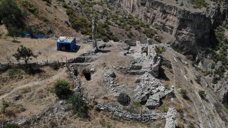 Doğu Karadeniz'deki Gevhernik Kalesi arkeoloji kazı alanından görüntüler