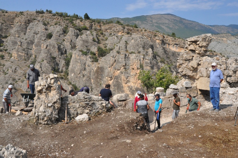 Doğu Karadeniz'deki Gevhernik Kalesi arkeoloji kazı alanından görüntüler